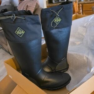 Muck Black Waterproof Boots Unisex Mens 10 Womens 11
